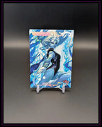 Trading Card mit Comic-Superheldin, Wasserdesign, Fleer Ultra, Sammlerstück auf Ständer