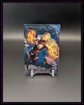 Trading Card mit Superheldin, Comic-Design, Feuer-Effekte, Sammlerstück auf Ständer