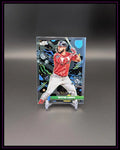 Baseball Trading Card von Wilyer Abreu im dynamischen Design auf schwarzem Hintergrund