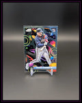 Nacho Alvarez Jr. Baseball Trading Card mit buntem, abstraktem Hintergrund und Rookie-Logo