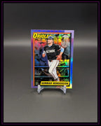 Baseball Trading Card mit Gunnar Henderson der Orioles, glänzende Sammlerkarte auf Ständer