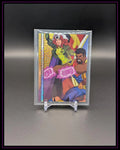 Hochwertige Trading Card mit zwei Comic-Helden im dynamischen Design, geschützt in Hülle