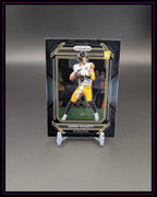 Panini Prizm NFL Trading Card Kenny Pickett Steelers Rookie Karte auf Ständer