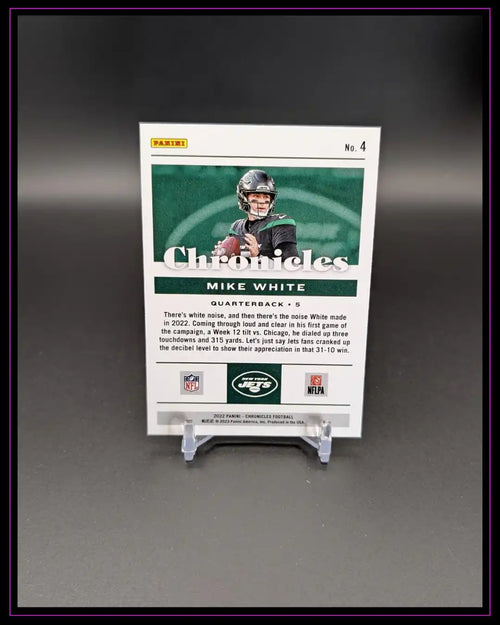 Rückseite einer NFL Trading Card von Mike White, Quarterback der New York Jets, auf Ständer