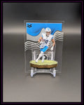 Exklusive Football Trading Card mit Spieler im weißen Detroit Lions Trikot auf transparentem Hintergrund