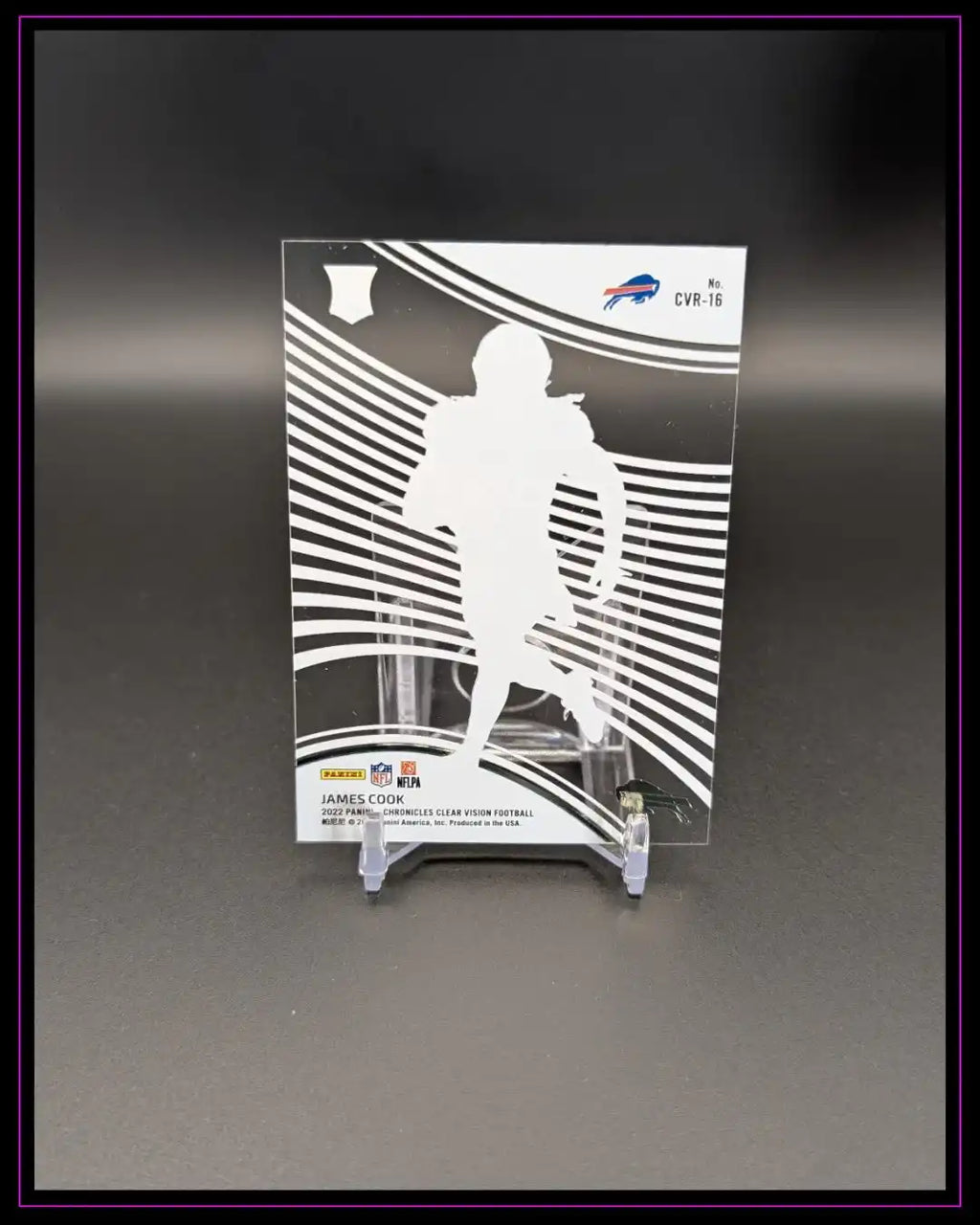 Panini Clear Vision Football Sammelkarte James Cook 2022, Buffalo Bills, auf Ständer