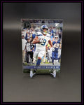 Football Trading Card Kenneth Walker III im Seahawks-Trikot auf schwarzem Hintergrund