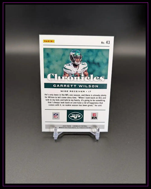 Chronicles Football Trading Card Rückseite mit Garrett Wilson, New York Jets, NFL-Logos, auf Ständer