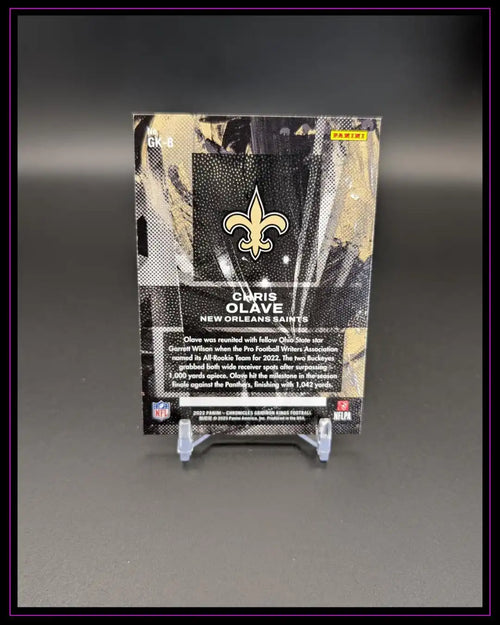 Chris Olave New Orleans Saints Trading Card Rückseite auf Ständer, Panini NFL Sammlerstück