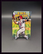 Baseball Trading Card mit 8 Bit Retro-Design, zeigt einen Spieler im weißen Trikot, farbenfroher Hintergrund.