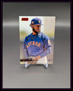 Baseball-Trading-Card mit Houston Astros Spieler im blauen Trikot, Autogramm sichtbar.