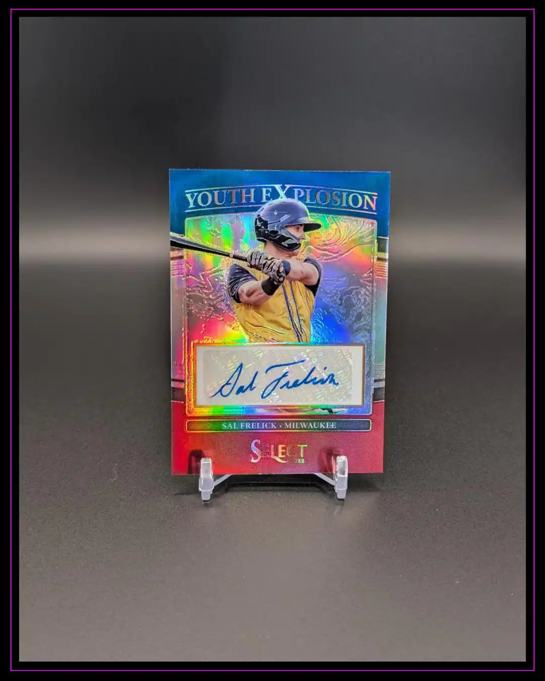 Seltene Baseball Trading Card mit Spielerbild, Autogramm und holografischem Design.