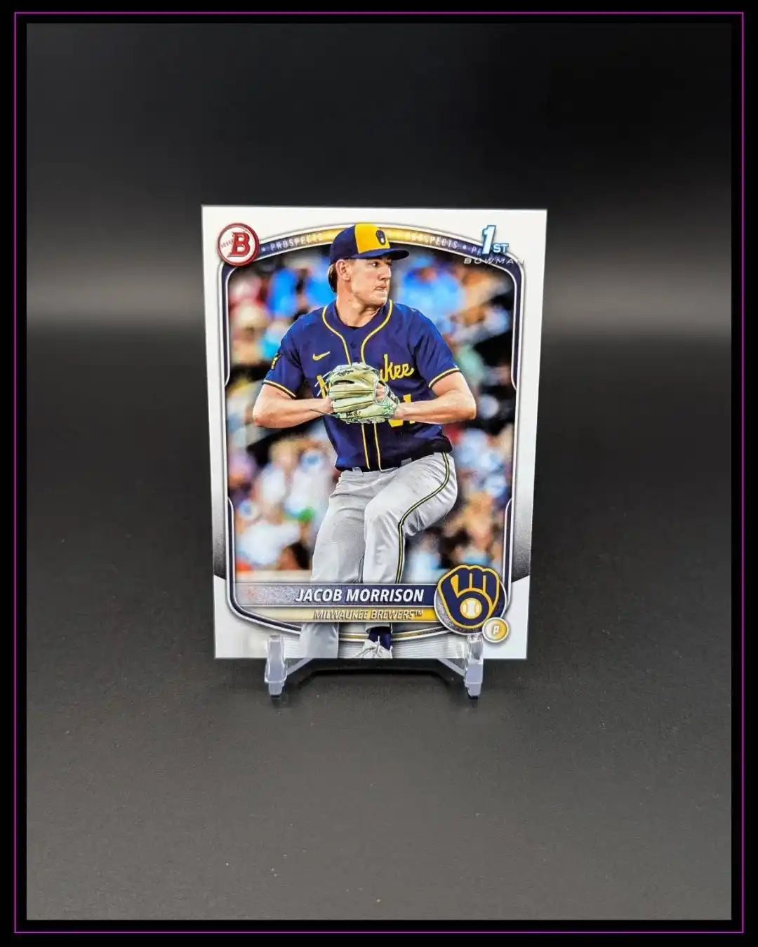 Baseball Trading Card Jacob Morrison Milwaukee Brewers auf schwarzem Hintergrund