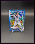 Baseball Trading Card von Eddy Diaz, Colorado, mit blauem Glitzereffekt, auf Ständer