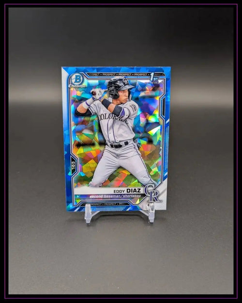 Baseball Trading Card von Eddy Diaz, Colorado, mit blauem Glitzereffekt, auf Ständer