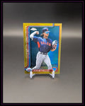 Topps Chrome Baseball Sammelkarte Nazan Zanettello Red Sox mit goldener Umrandung auf Ständer