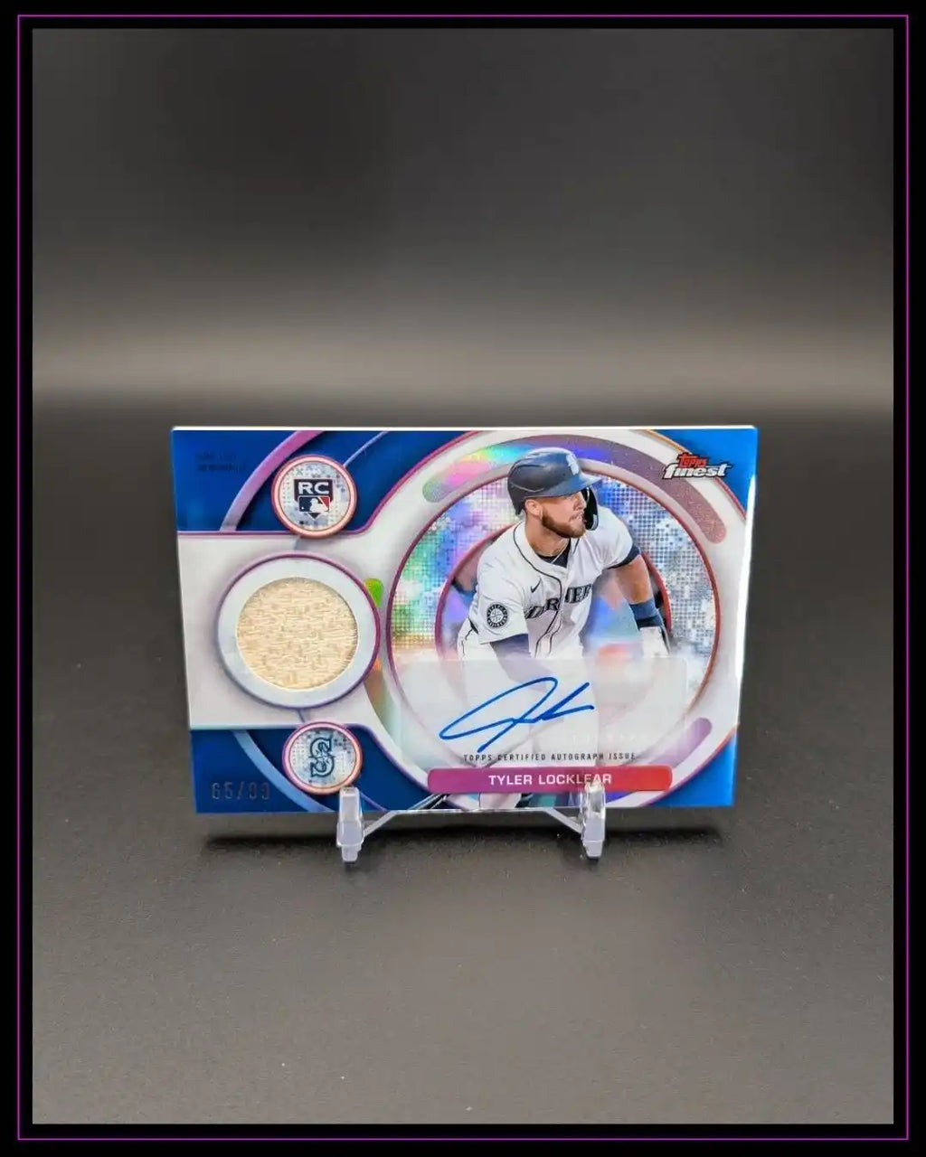 Baseball Sammelkarte mit Spielerfoto, Autogramm und Stoffstück, Seriennummer 65/99